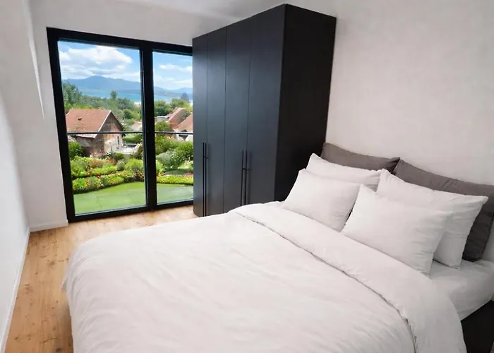 Exklusiv 2br Penthouse! Ac - Balcony - Garage! * Vienna